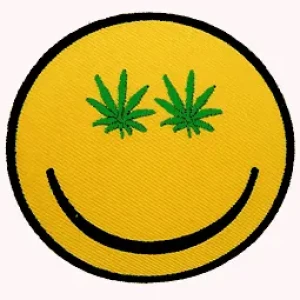 Parche Bordado Smile marihuana