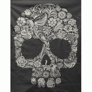 Camiseta Calavera flores-detalle
