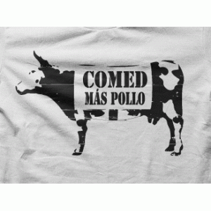 Camiseta Comed mas pollo-detalle