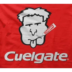Camiseta Cuelgate-detalle