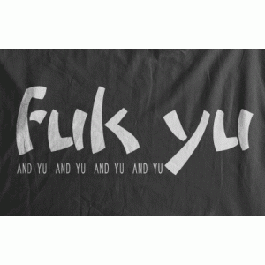 Camiseta fuk yu-detalle