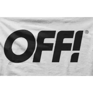 Camiseta off-detalle
