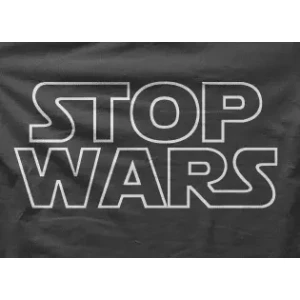 Camiseta stop wars-detalle