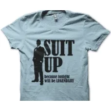 Camiseta suit up I