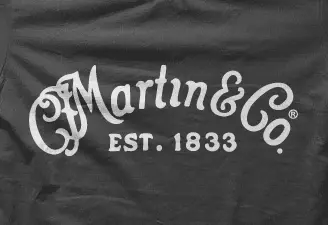 Camiseta Martin guitar-detalle