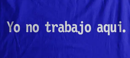 Camiseta No trabajo aqui-detalle