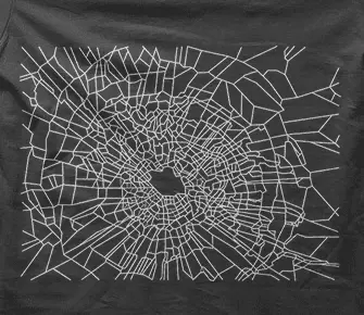 Camiseta cristal roto-detalle