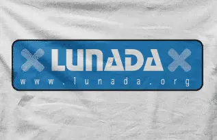 Camiseta lunada I-detalle