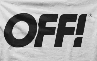 Camiseta off-detalle