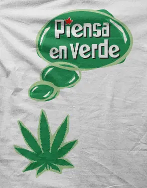 Camiseta piensa en verde-detalle